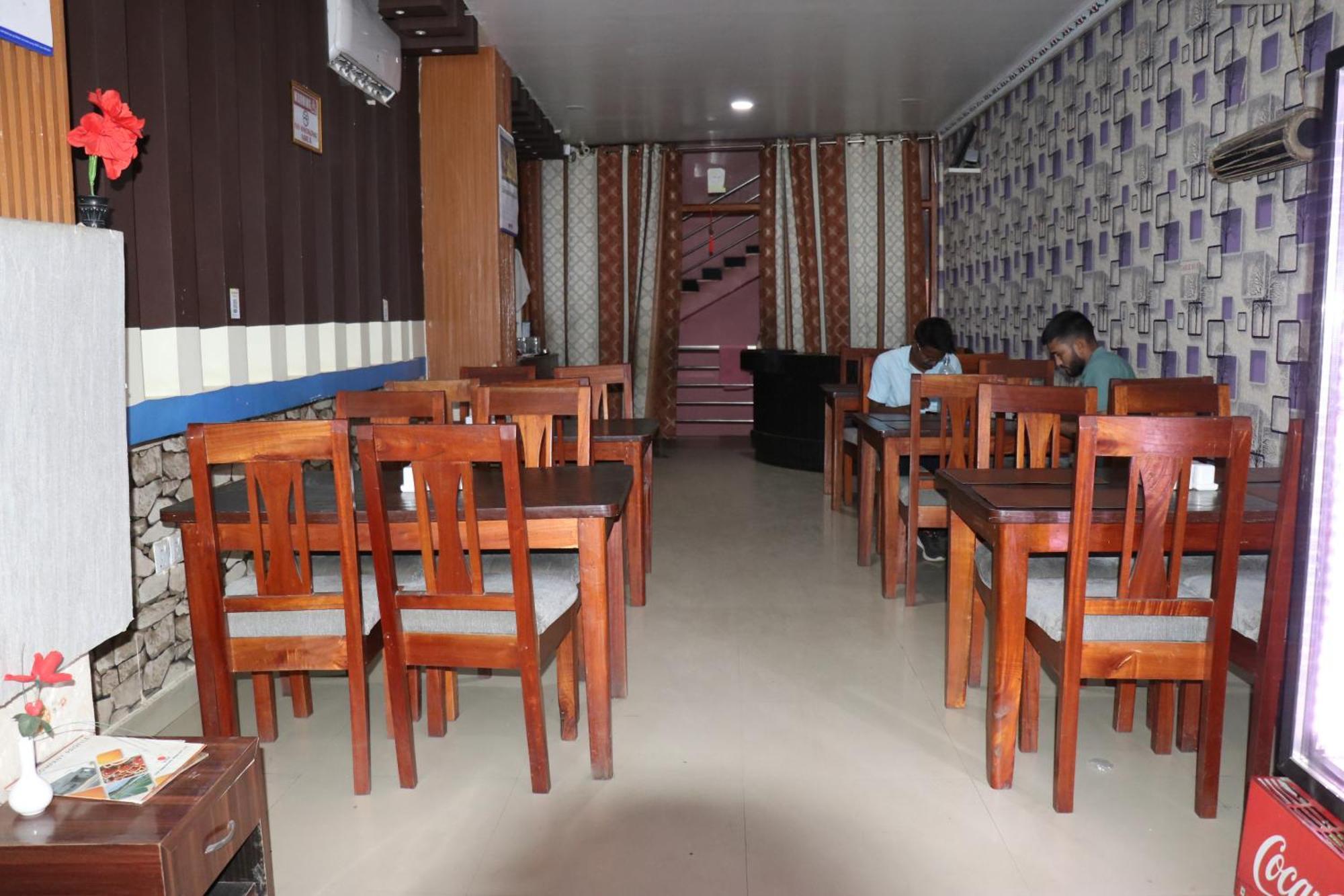 Hotel Megha Heritage Surkhet Exteriér fotografie